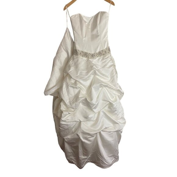 Demetrios Women's Ivory Sleeveless Ball Gown Wedding Dress - 2 - Picture 1 of 15